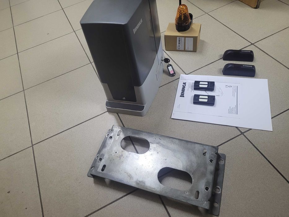 napęd do bramy przesuwnej