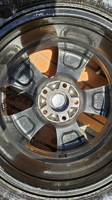 Комплект дисків з зимовою гумою 215 55 16. 5×114.3 7j et40.