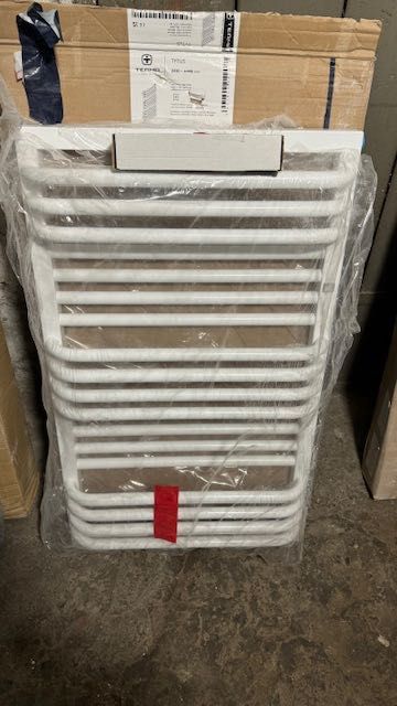 Grzejnik łazienkowy TERMA TYTUS 820X440