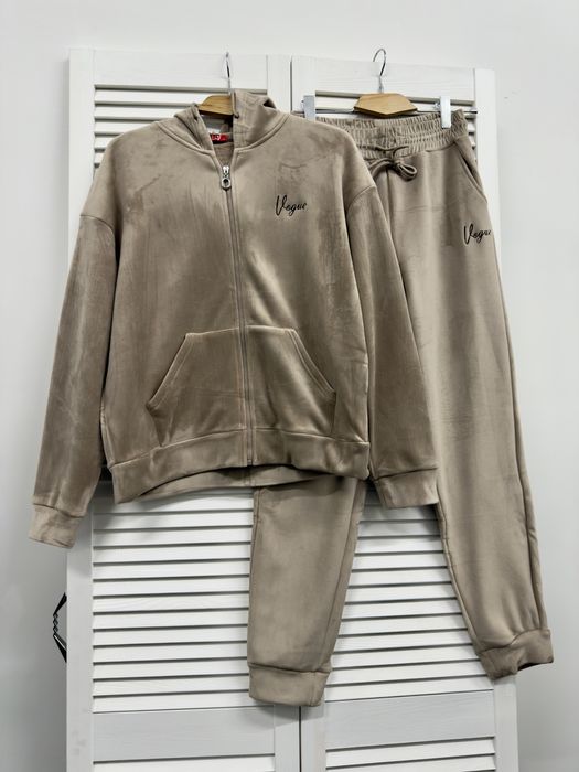 Теплий костюм з мікровельвету