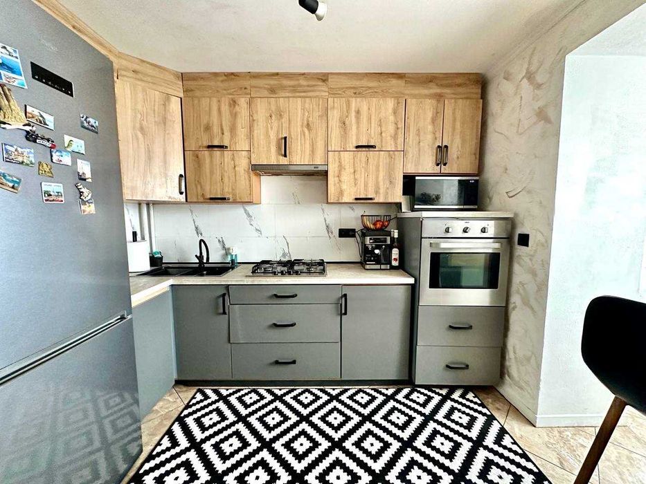 2-кімнатна з ремонтом та меблями, 7 хв до Центру!