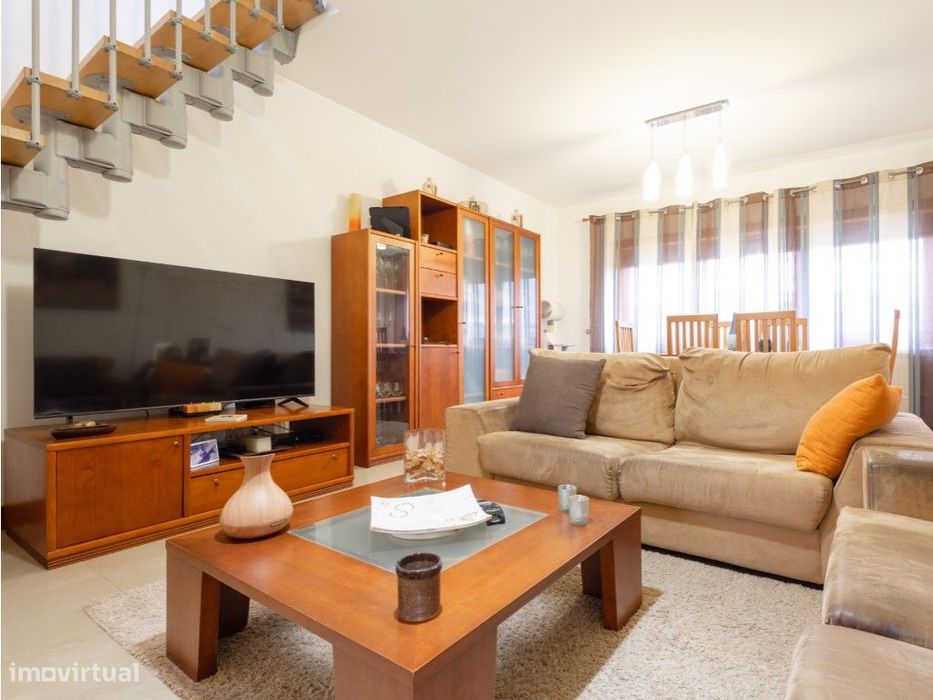 Apartamento T3 duplex com garagem fechada em Coimbra