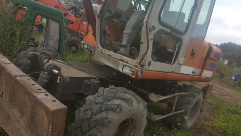 koparka fiat hitachi FH130W siłownik ramienia hydraulika siłowa