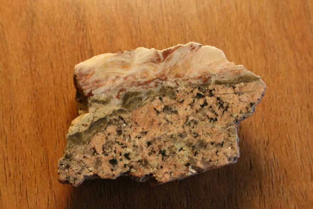 Minerais – Opala, feldspatos e moscovite (inclui envio)