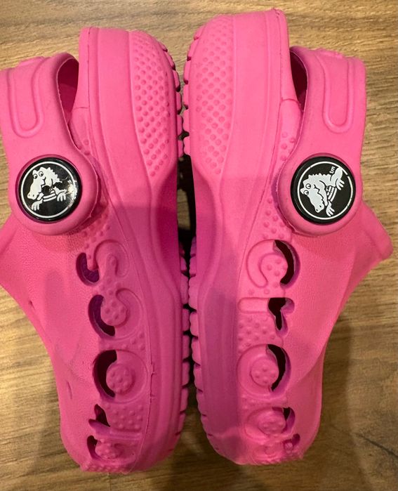 Crocs como novos