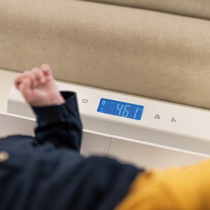 Suavinex cyfrowa waga 1-100 kg z tacą i Bluetooth