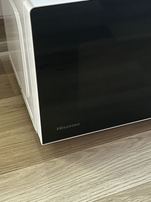 Mikrofalowka Hisense