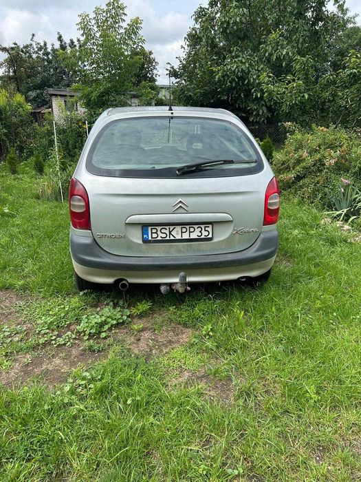 motoryzacja-samochód osobowy