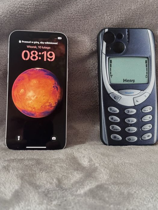 iPhone 14 100% baterii