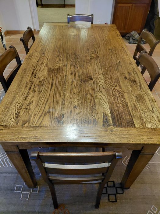 Mesa de jantar com duas extensões