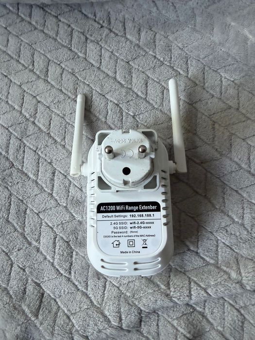 Wzmacniacz sygnału WiFi AC1200