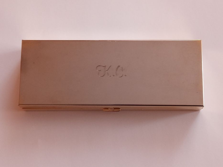 Maszynka do golenia i szczoteczka