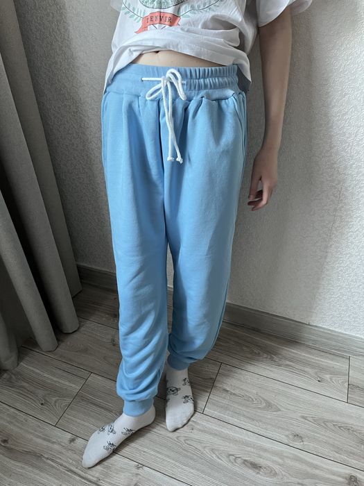 Спортивні штани жіночі