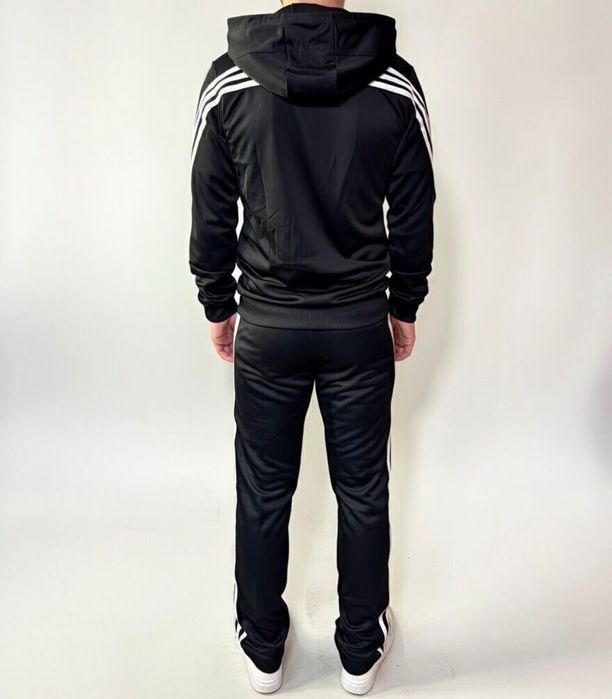 Споритвний костюм adidas, розмір S