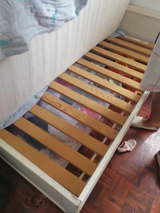 Vendo cama mais colchão 80€