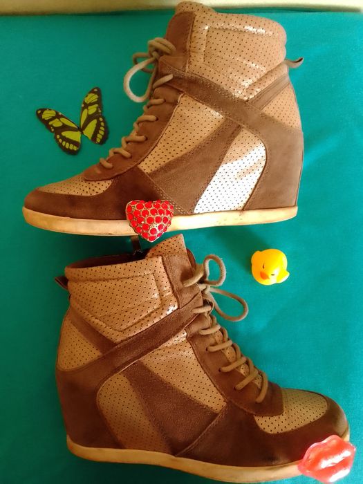 Стильные деми-ботиночки  MARC JACOBS и сникерсы TAMARIS. Made in USA. Original. НАТУРАЛЬНАЯ КОЖА. Размер 38/25 см/.