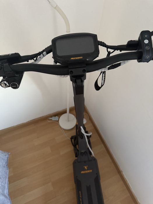 Trotinete Dt 2 pro ausom com pneu suplente a mais