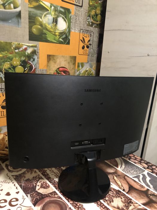 Монитор SAMSUNG изогнутый