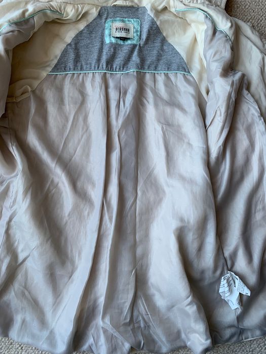 Krótki beżowy płaszcz kurtka na wiosnę trencz z paskiem bawełna cotton