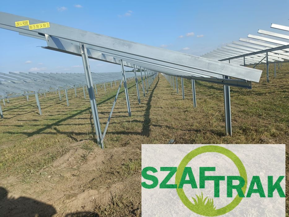 Koszenie trawy farm fotowoltaicznych paneli nieużytków