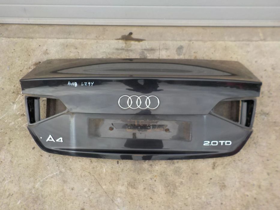 AUDI A4 B8 KLAPA SEDAN  LZ9Y