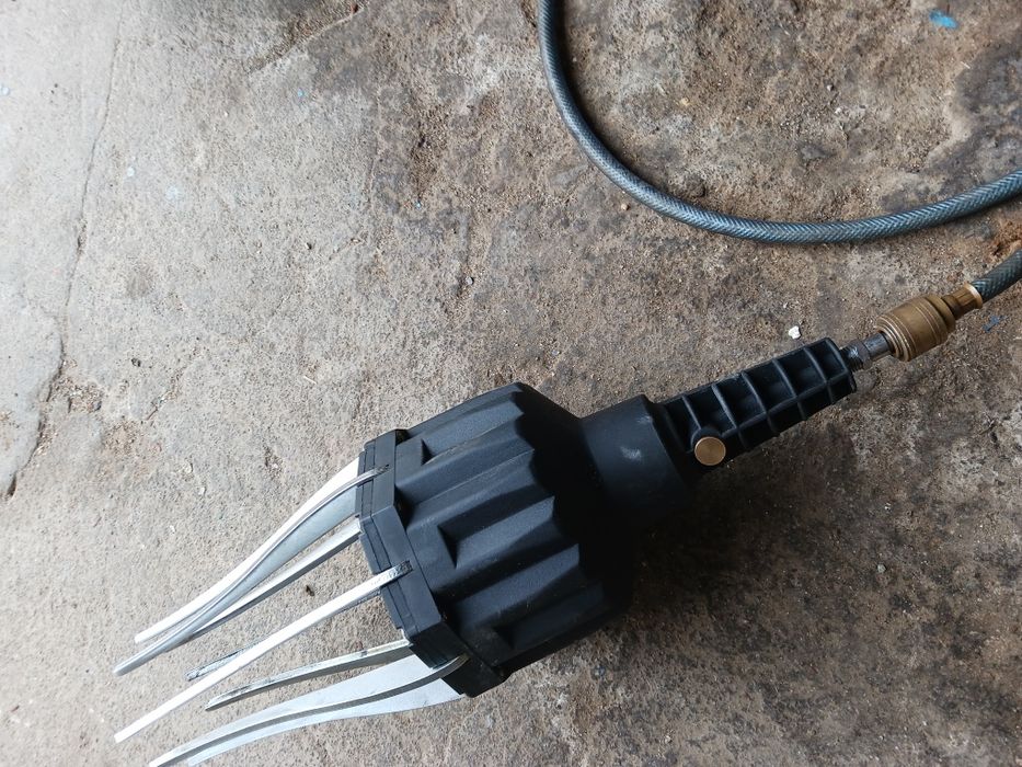 Ferramenta para substituir foles  de bo rracha em  transmissões de automóveis  funciona a ar comprimido em qualquer marca de automóveis