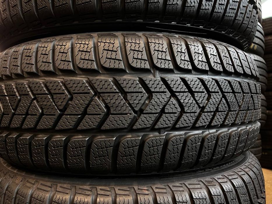 Шини Зимові 215х55хR18 PIRELLI Sottozero 3 / 4шт / 95+%Залишок / 2023р
