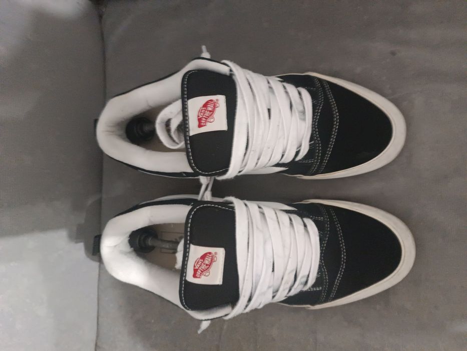 Vans knu School..