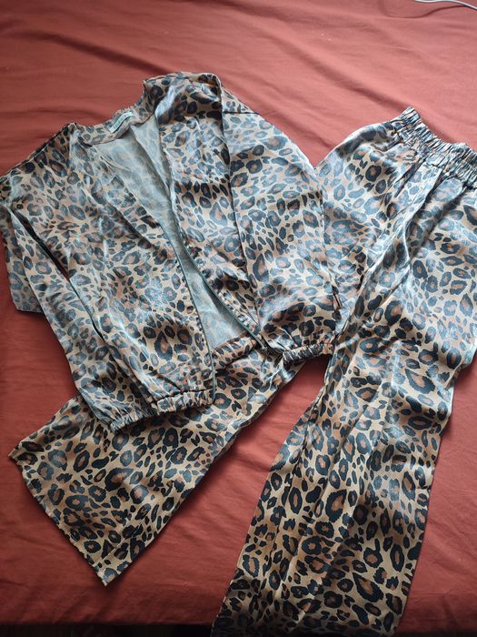 Продам летний костюм