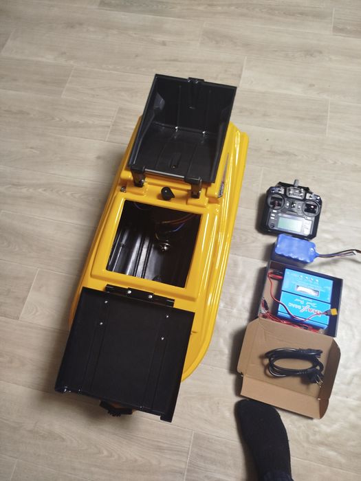 Кораблик для ловли карпа