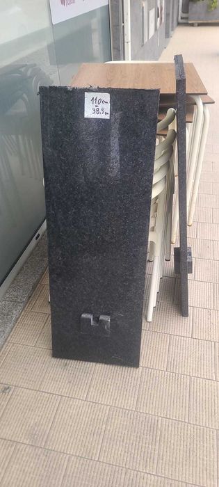 Pedras em granito – 7 unidades com várias medidas (3 cm espessura)