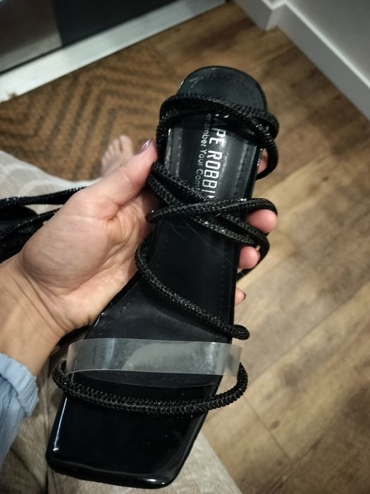 Cape Robbin szpilki sandaly na szpilce blyszczace czarne 36