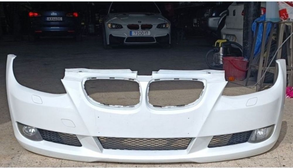 Parachoque BMW e92 original com faróis nevoeiro com pintura em branco
