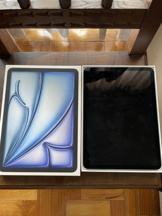 Apple iPad Air de 11 polegadas (M2) . Como novo apenas 6 carregamentos