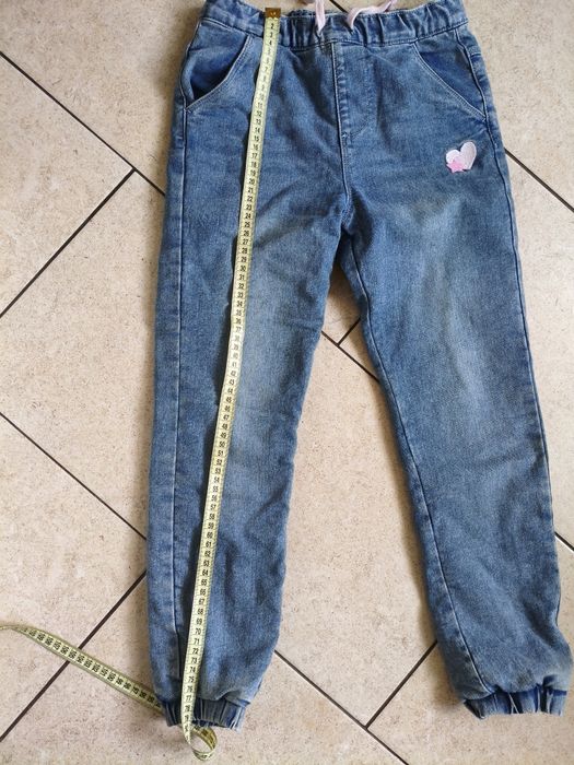 Dżinsy ocieplane polarem r. 140