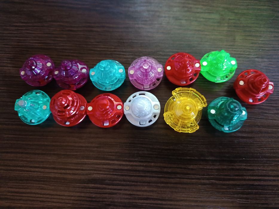 Оновлено!BeyBlade Takara Tomy