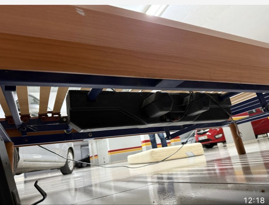 Cama eletrica articulada em bom estado!! Venda urgente!