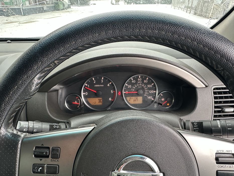 NISSAN Pathfider Sport