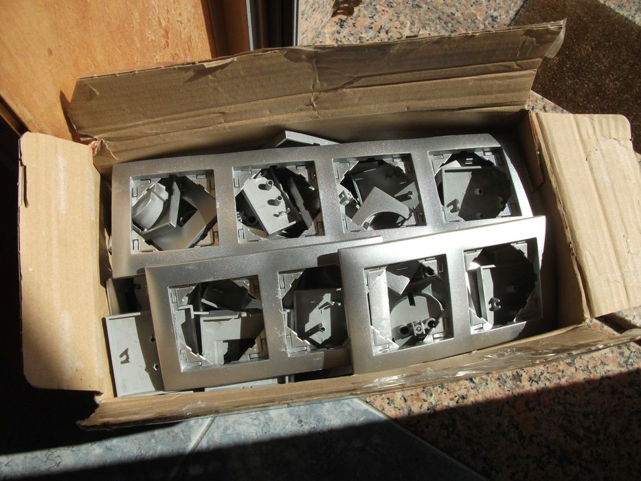 Teclas de interrutores e tomadas Cinzentas Efapel