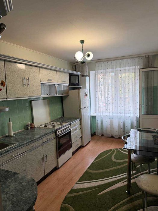 Продається 4к квартира з ремонтом і меблями в центрі міста по вул.Драгоманова