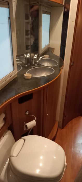 Autocaravana 2002 novíssima 18 mil Km Mercedes 311