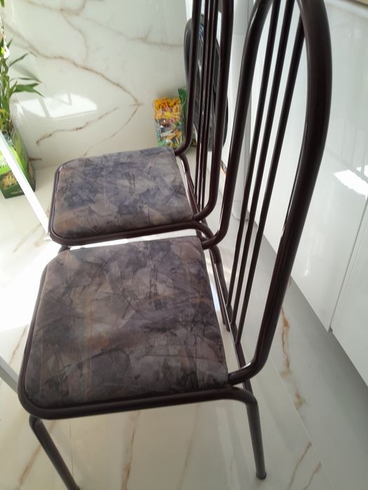 2 Cadeiras de ferro usadas