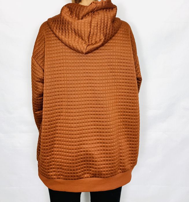 Brązowa pikowana bluza z kapturem L 40