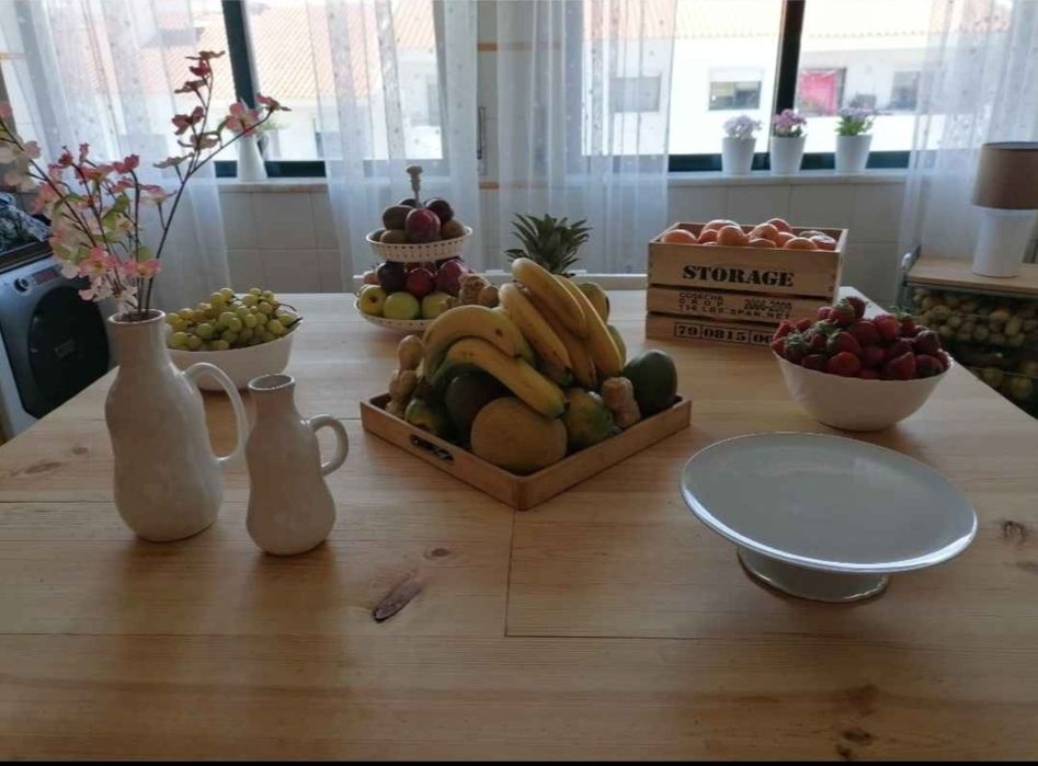 Ilha cozinha+2 Bancos+2 Cadeiras + garrafeira