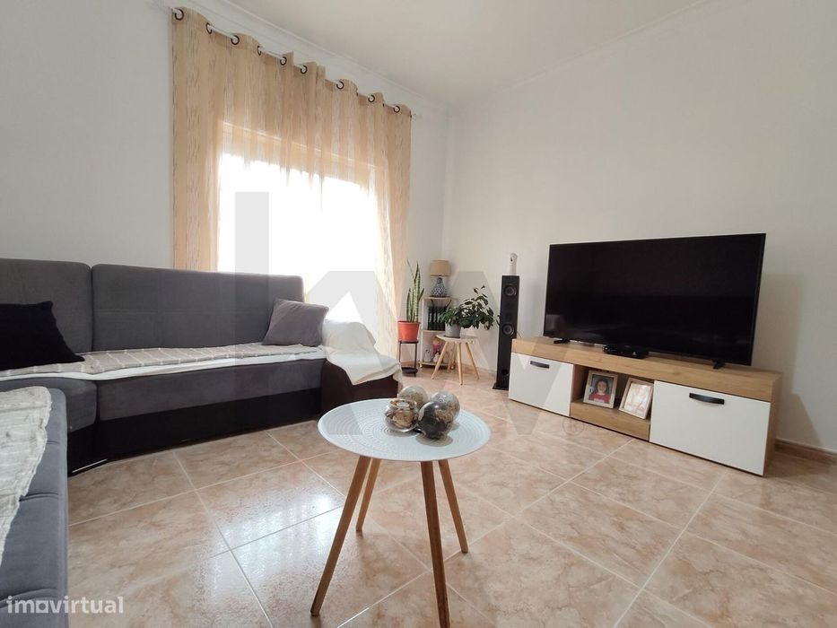 Apartamento T3 com varanda e arrecadação, na Moita, Setúbal — Moita, Setúbal