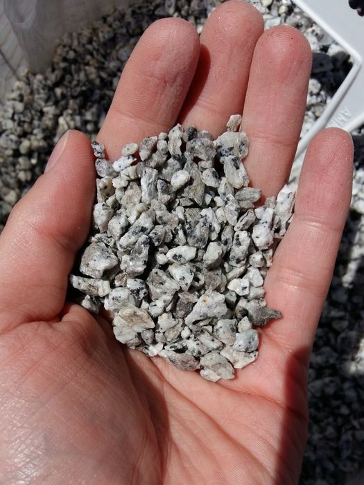 Grys bazalt zasypka do kostki czarnoziem piasek otoczaki żwiry granit