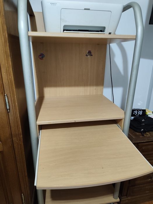 Mesa de estudo/ secretária