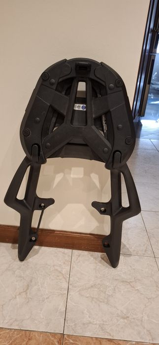 Barras e suporte givi  top case nc750x