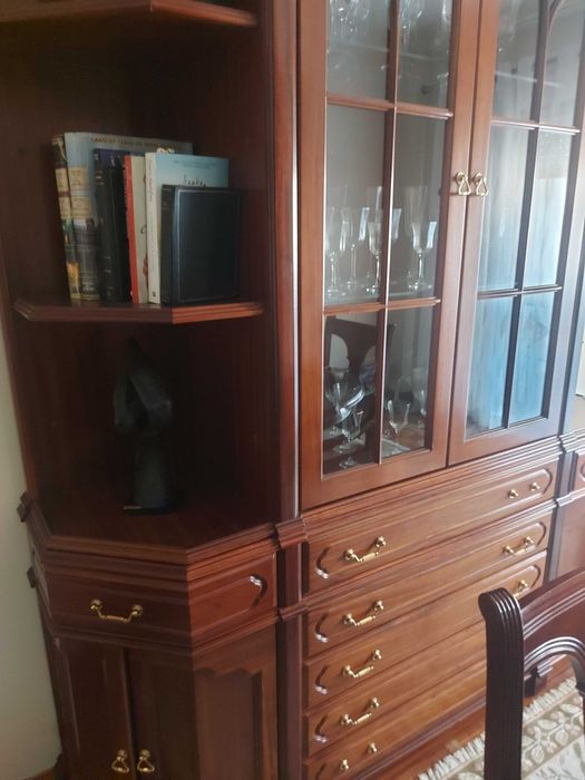 conjunto de sala de jantar clássico, em madeira escura