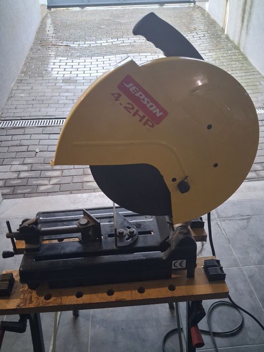 Máquina de cortar ferro profissional